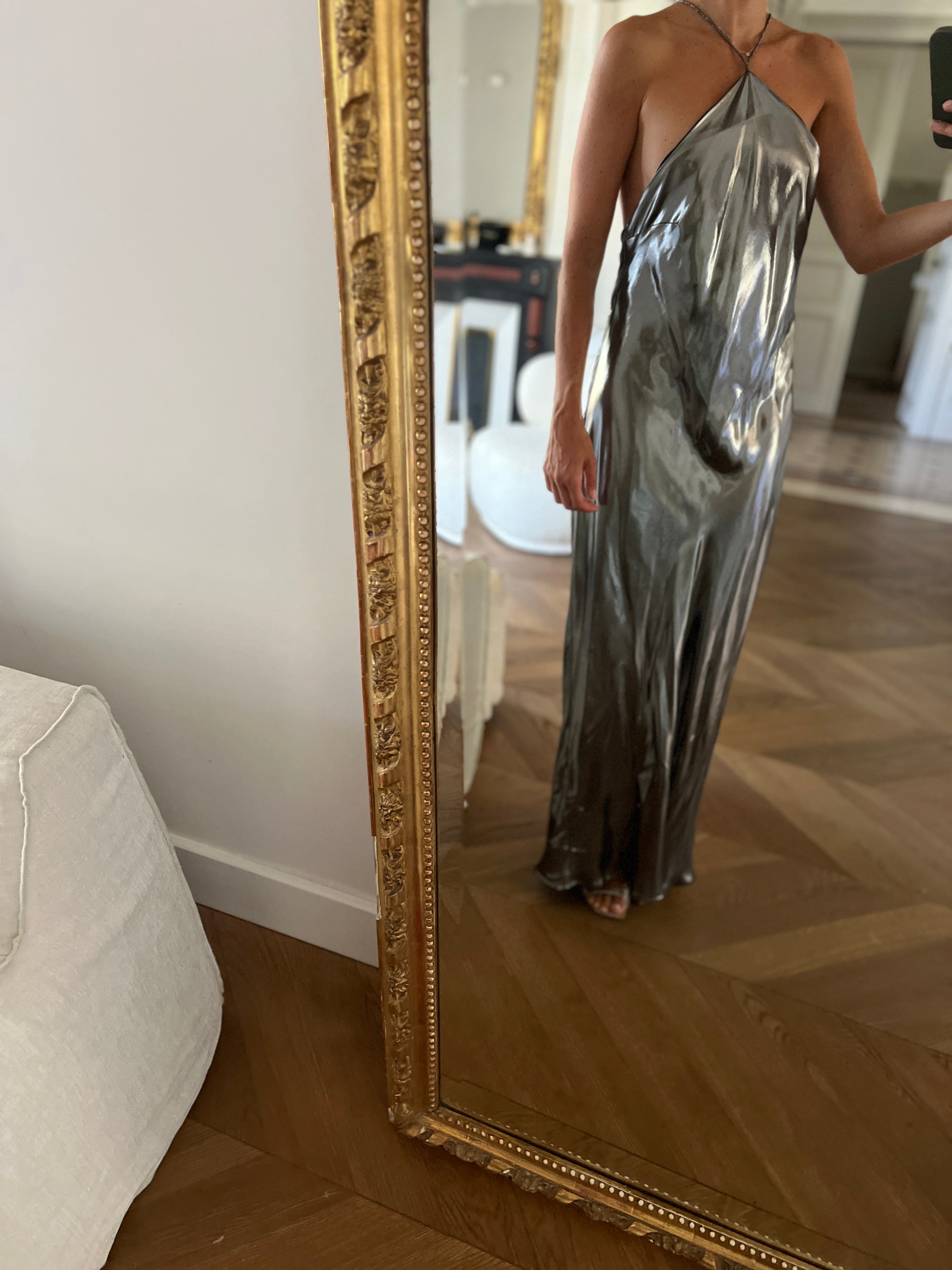 Robe argentée à bretelles strass