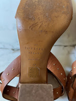 Charger l&#39;image dans la galerie, Sandales à talons Sézane camel à clous
