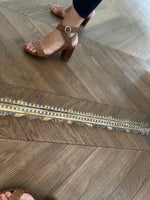 Charger l&#39;image dans la galerie, Sandales à talons Sézane camel à clous
