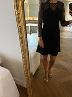 Charger l'image dans la galerie, Sandro - Robe noire manches plumetis
