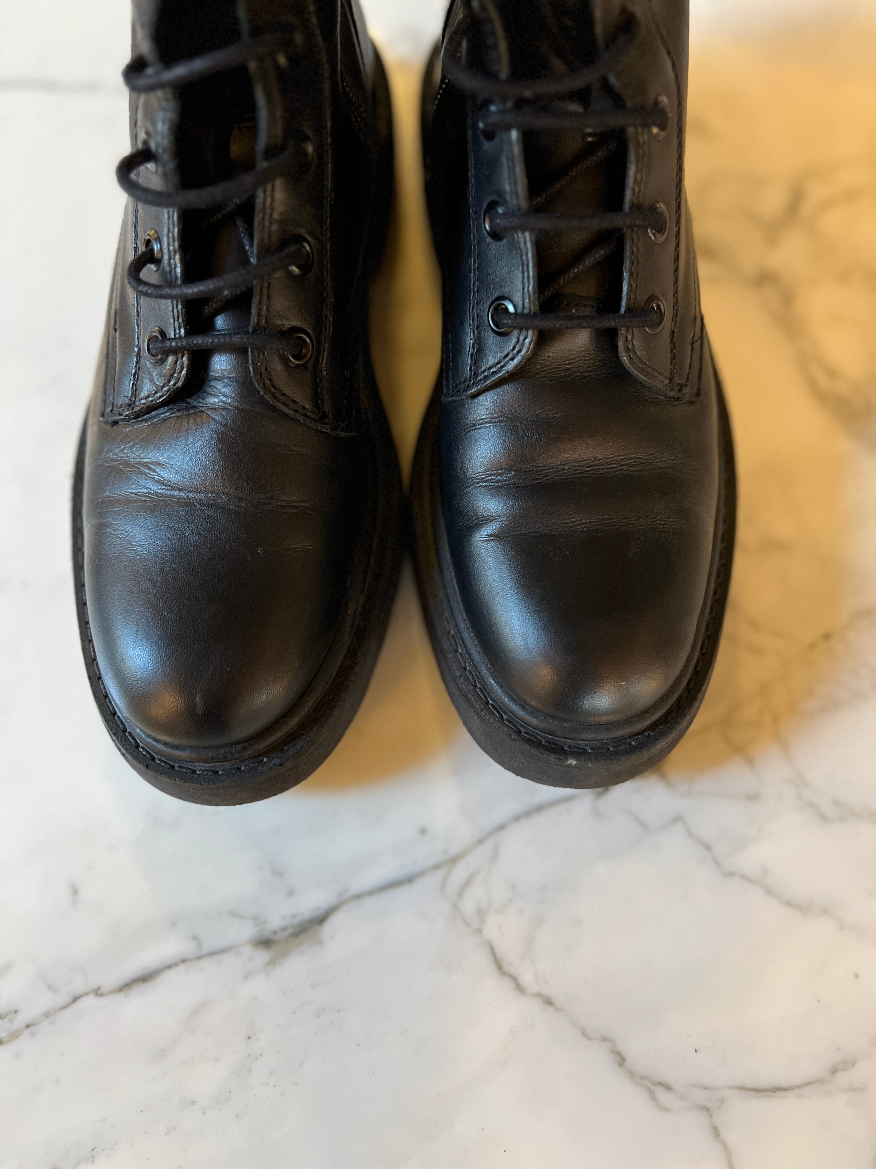 Ariane Brodier Bottines Zara noires cuir