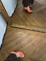 Charger l'image dans la galerie, Noémie Lenoir Escarpins Jean Michel Cazabat corail
