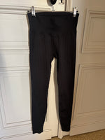 Charger l'image dans la galerie, Alo – Legging Côtelé Taille Haute Sans Coutures Two Tone
