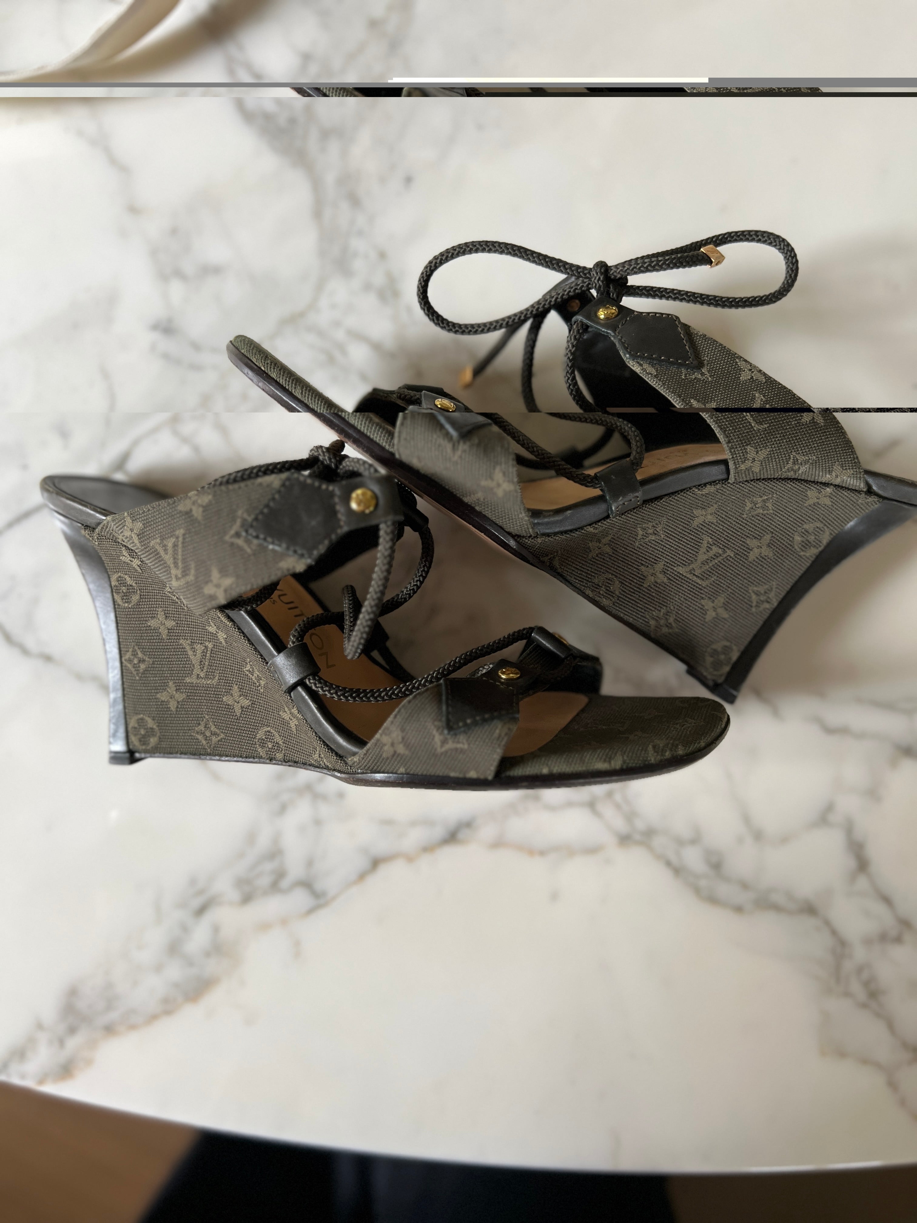 Noémie Lenoir Sandales compensées Louis Vuitton kaki