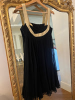 Charger l'image dans la galerie, Maje -  Robe en soie noire bretelles dorées
