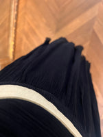 Charger l'image dans la galerie, Maje -  Robe en soie noire bretelles dorées
