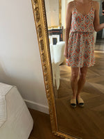 Charger l'image dans la galerie, American Vintage – Robe à motifs beige et orange en soie
