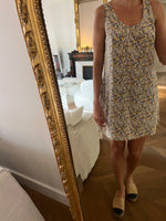 Charger l'image dans la galerie, American Vintage -  Robe en soie beige motifs à fleurs
