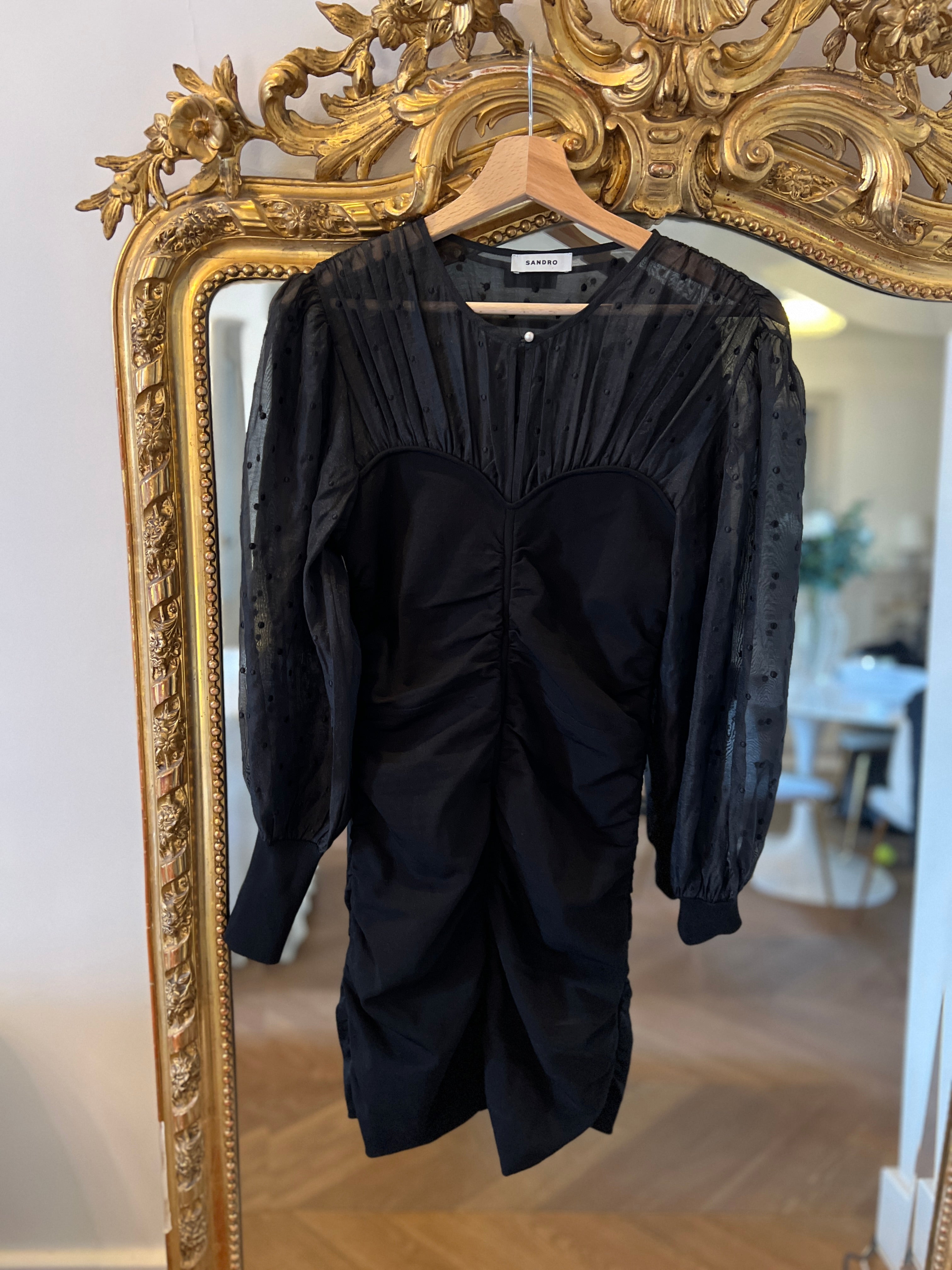 Ariane Brodier Robe Sandro noire manches plumetis