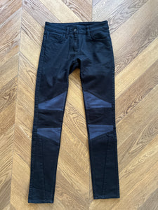 Anne Charlotte Jean slim Sandro noir et bleu