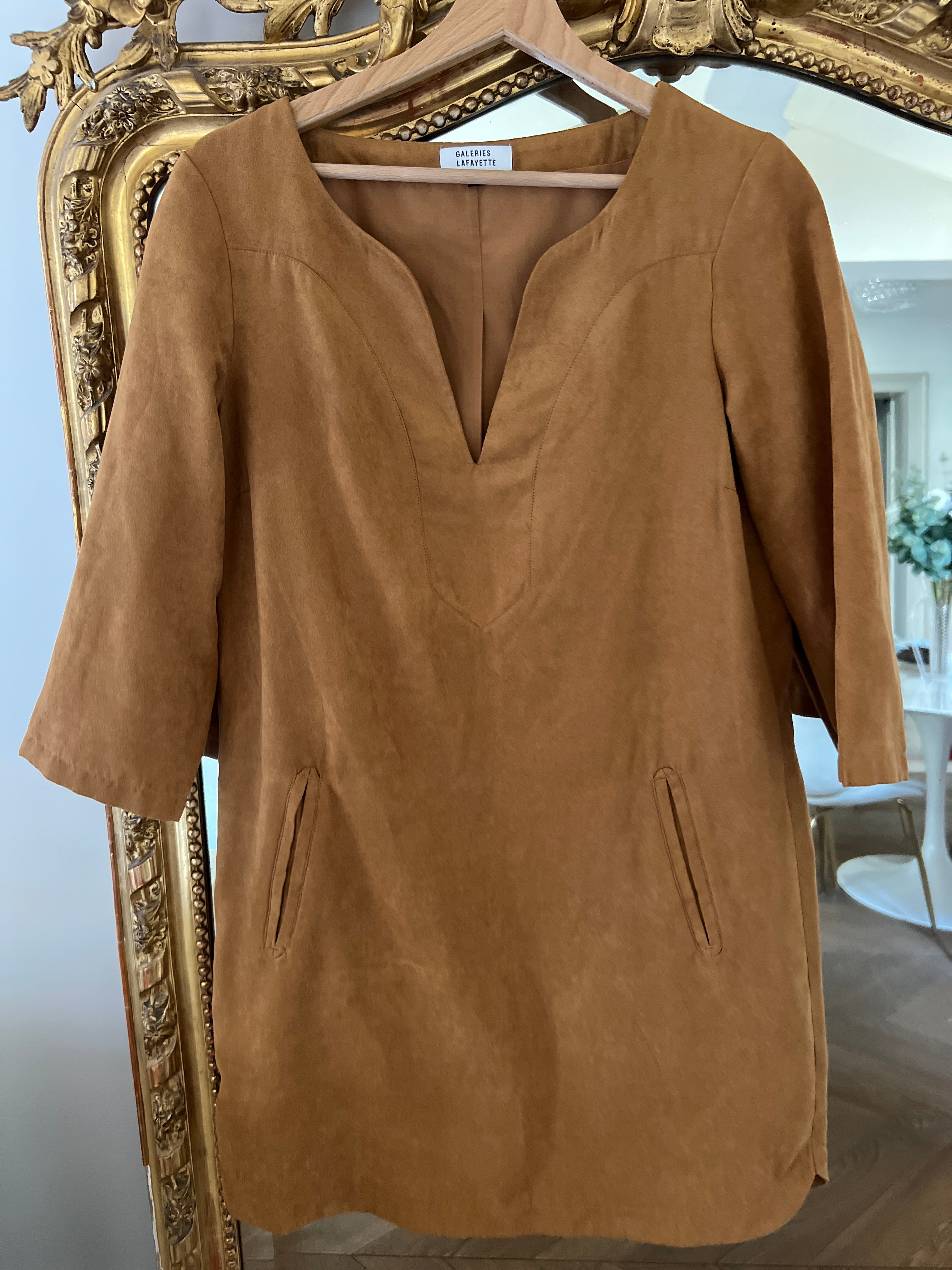 Robe Galeries Lafayette en daim
