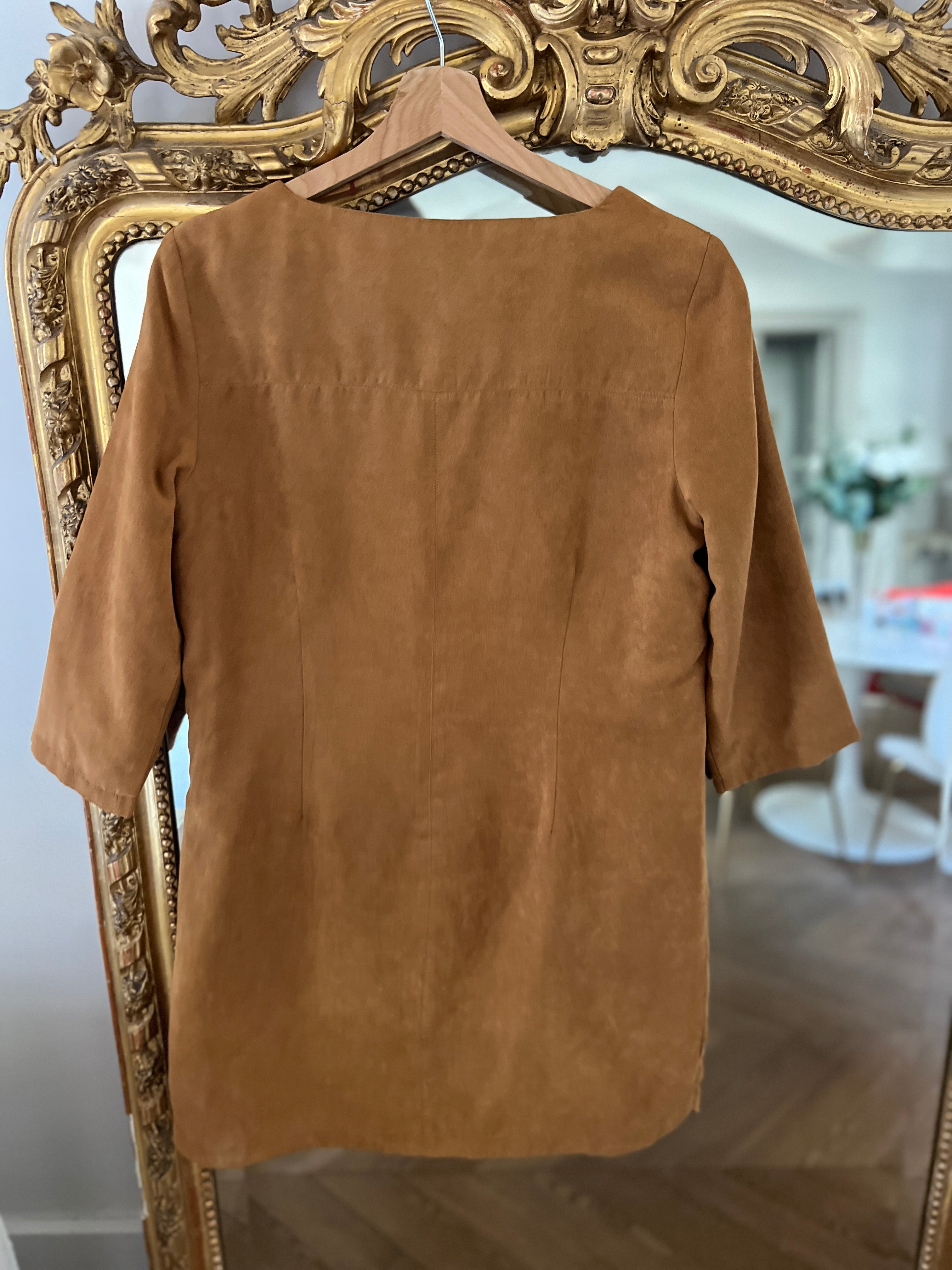 Robe Galeries Lafayette en daim