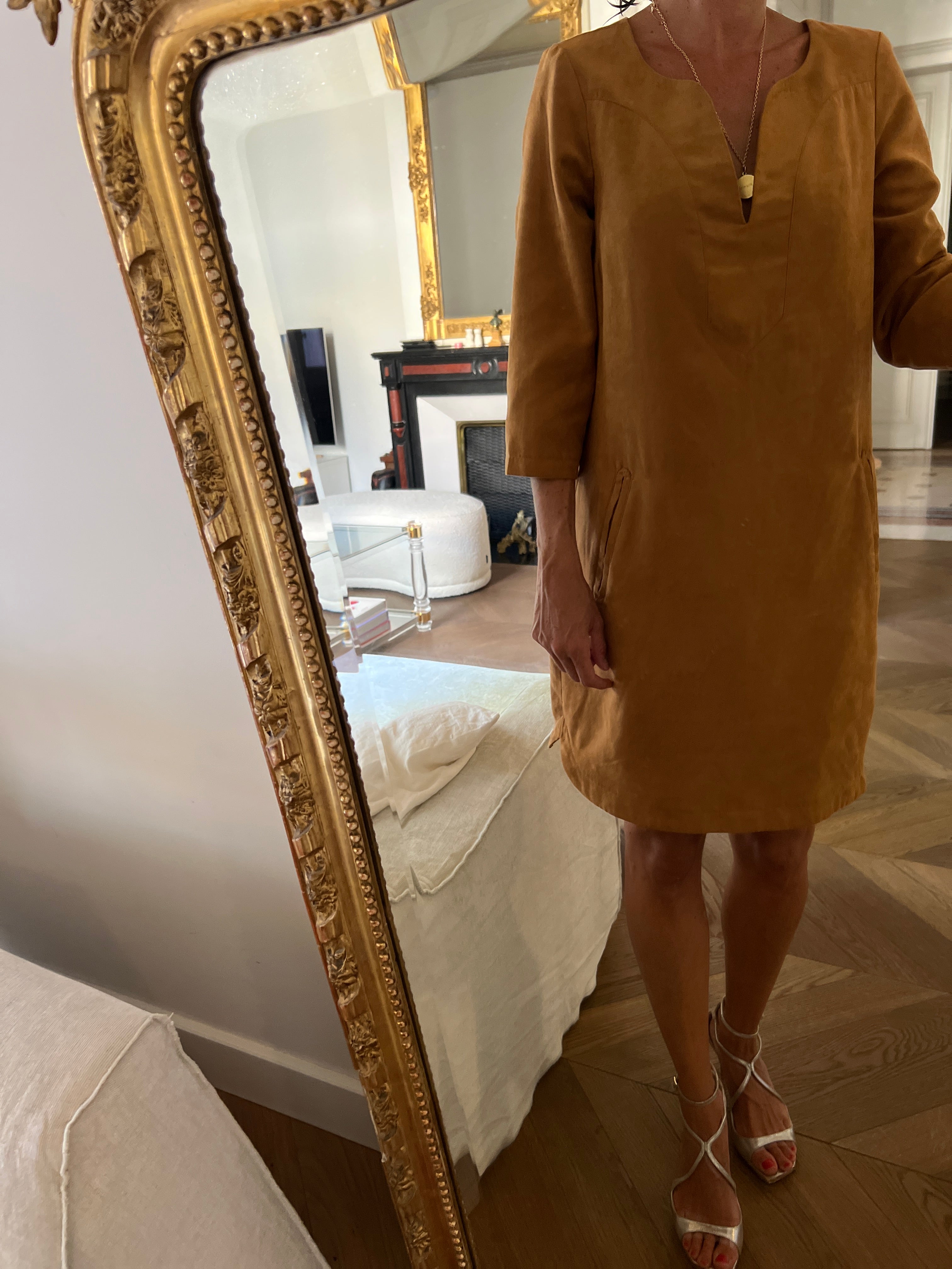 Robe Galeries Lafayette en daim