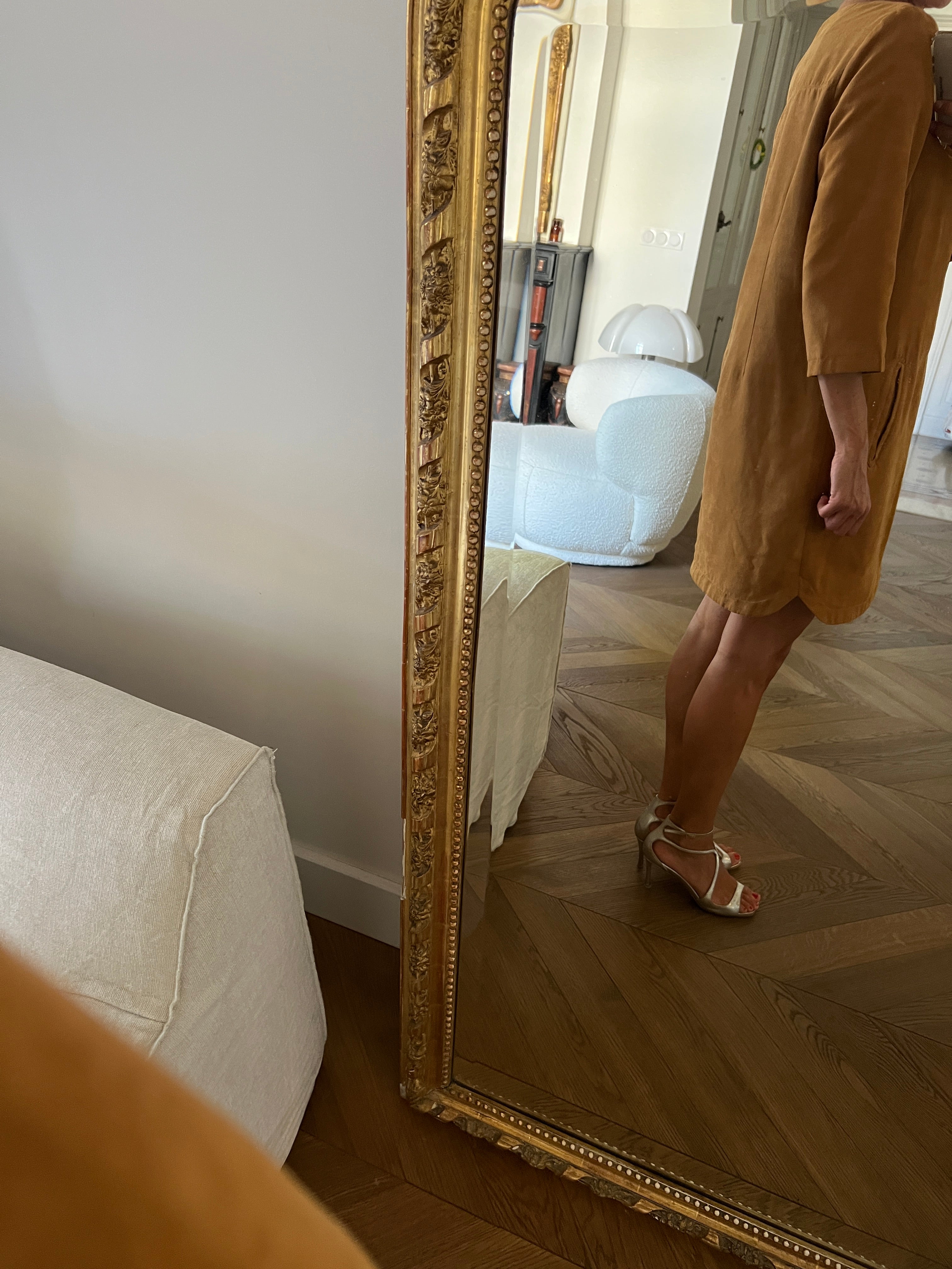 Robe Galeries Lafayette en daim