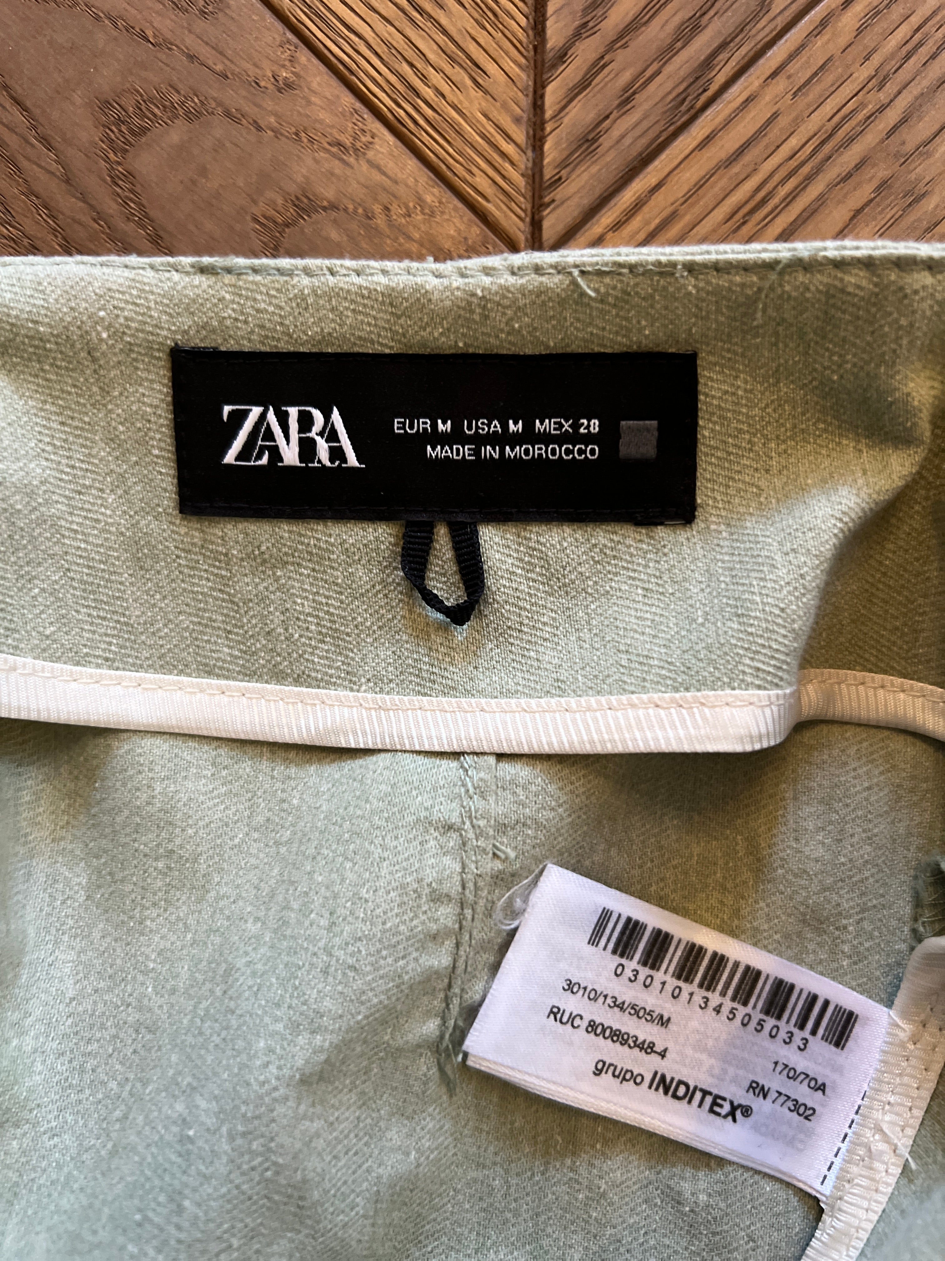 Short Zara vert clair