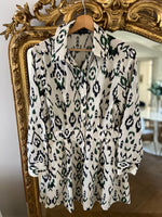 Charger l'image dans la galerie, Robe Zara ecrue motifs verts
