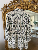 Charger l'image dans la galerie, Robe Zara ecrue motifs verts
