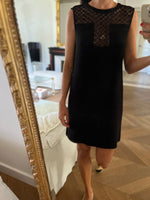 Charger l&#39;image dans la galerie, Robe Sandro en dentelle noire dos croisé
