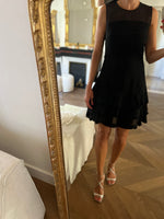 Charger l'image dans la galerie, Robe Sandro noire volants sur le bas
