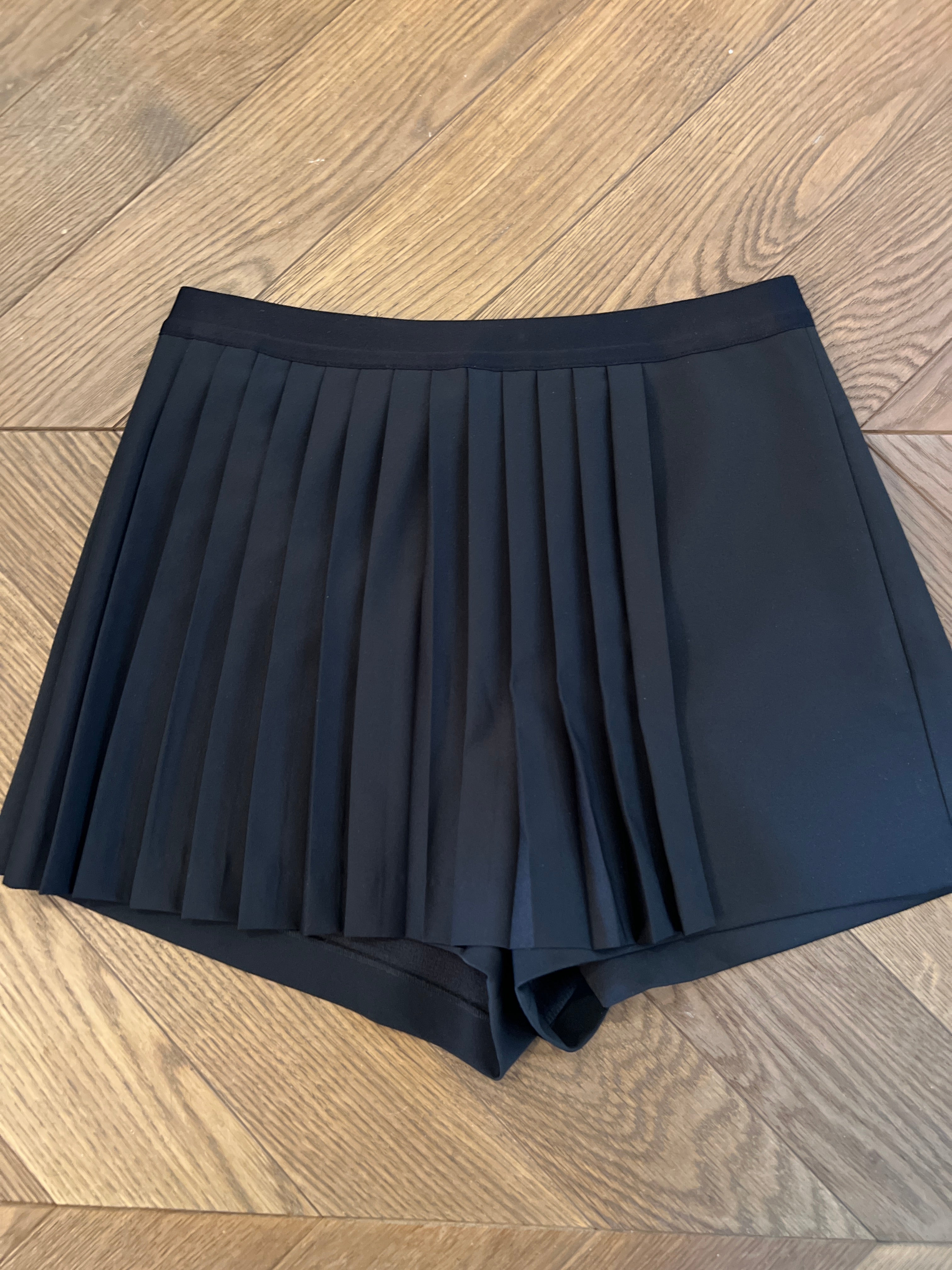 Maje - Jupe short plissée noire