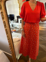 Charger l&#39;image dans la galerie, T shirt Claudie Pierlot rouge col v
