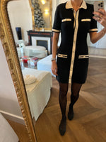 Charger l&#39;image dans la galerie, Maje - Robe noire col et bordure beige boutons dorés
