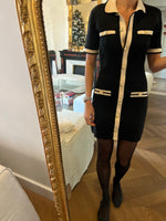 Charger l&#39;image dans la galerie, Maje - Robe noire col et bordure beige boutons dorés
