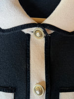 Charger l&#39;image dans la galerie, Maje - Robe noire col et bordure beige boutons dorés
