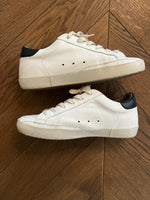 Charger l'image dans la galerie, Golden Goose - Baskets classique blanches
