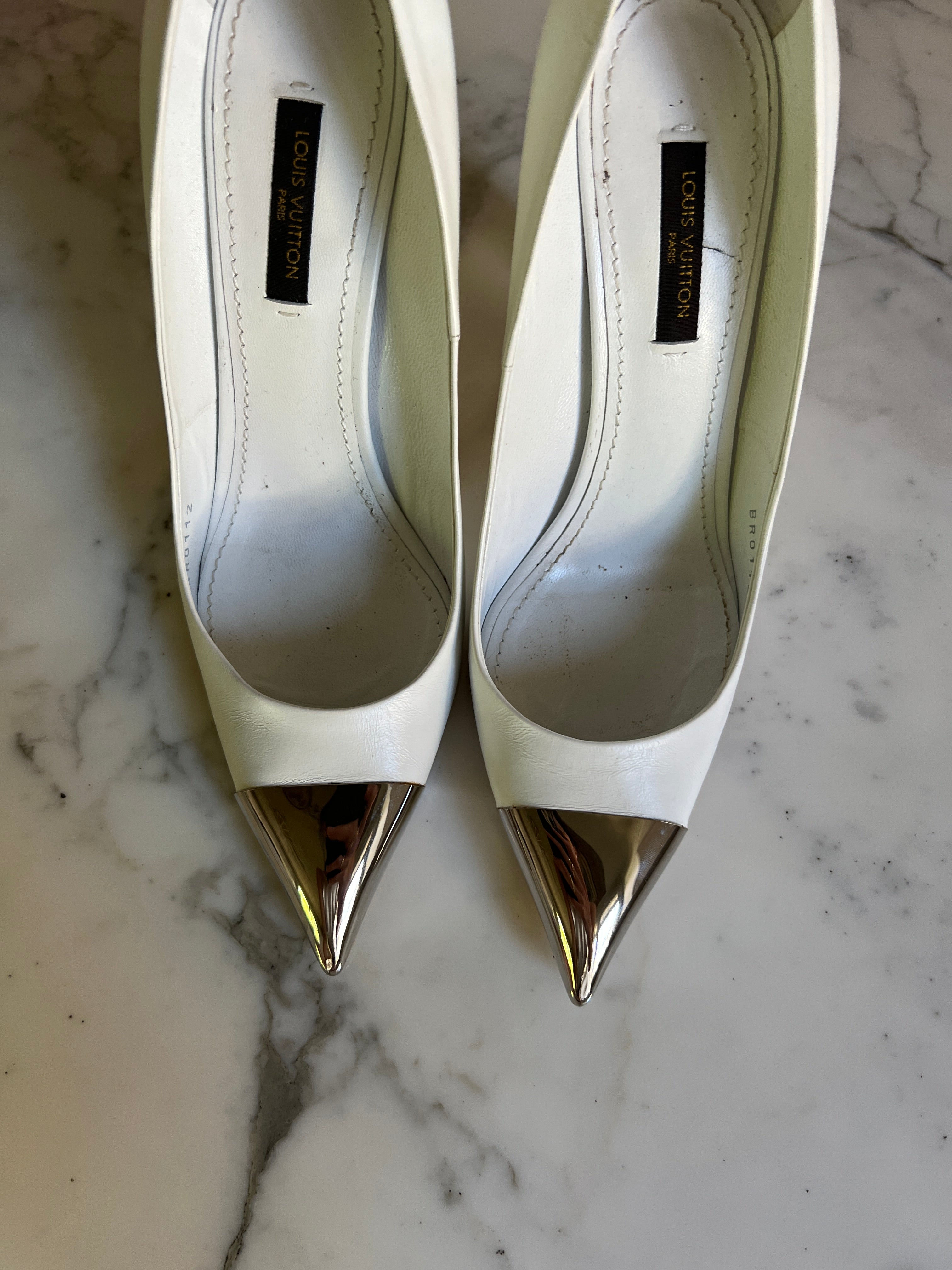 Escarpins Louis Vuitton à talons blancs