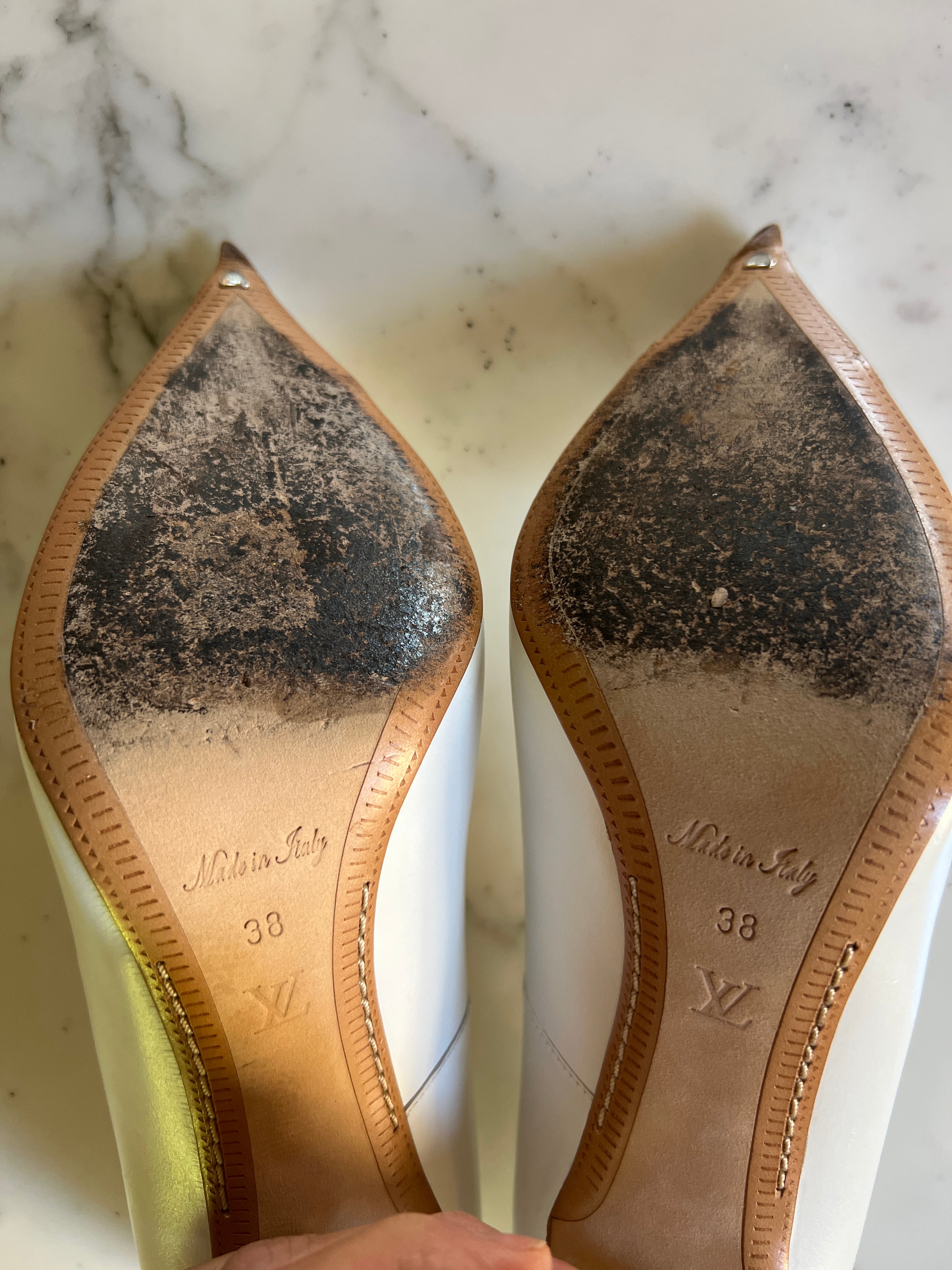 Escarpins Louis Vuitton à talons blancs