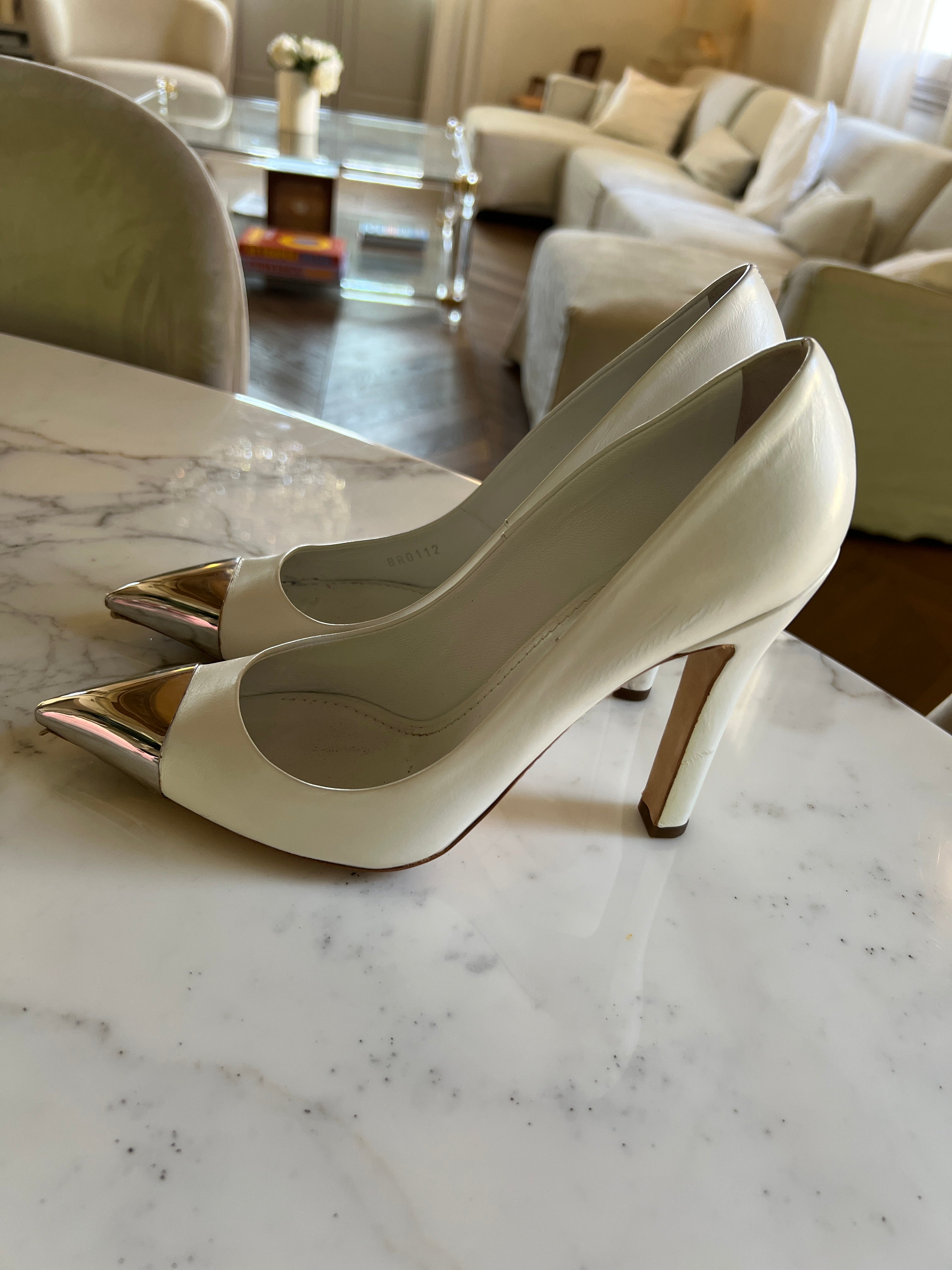 Escarpins Louis Vuitton à talons blancs