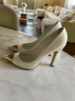 Charger l&#39;image dans la galerie, Escarpins Louis Vuitton à talons blancs
