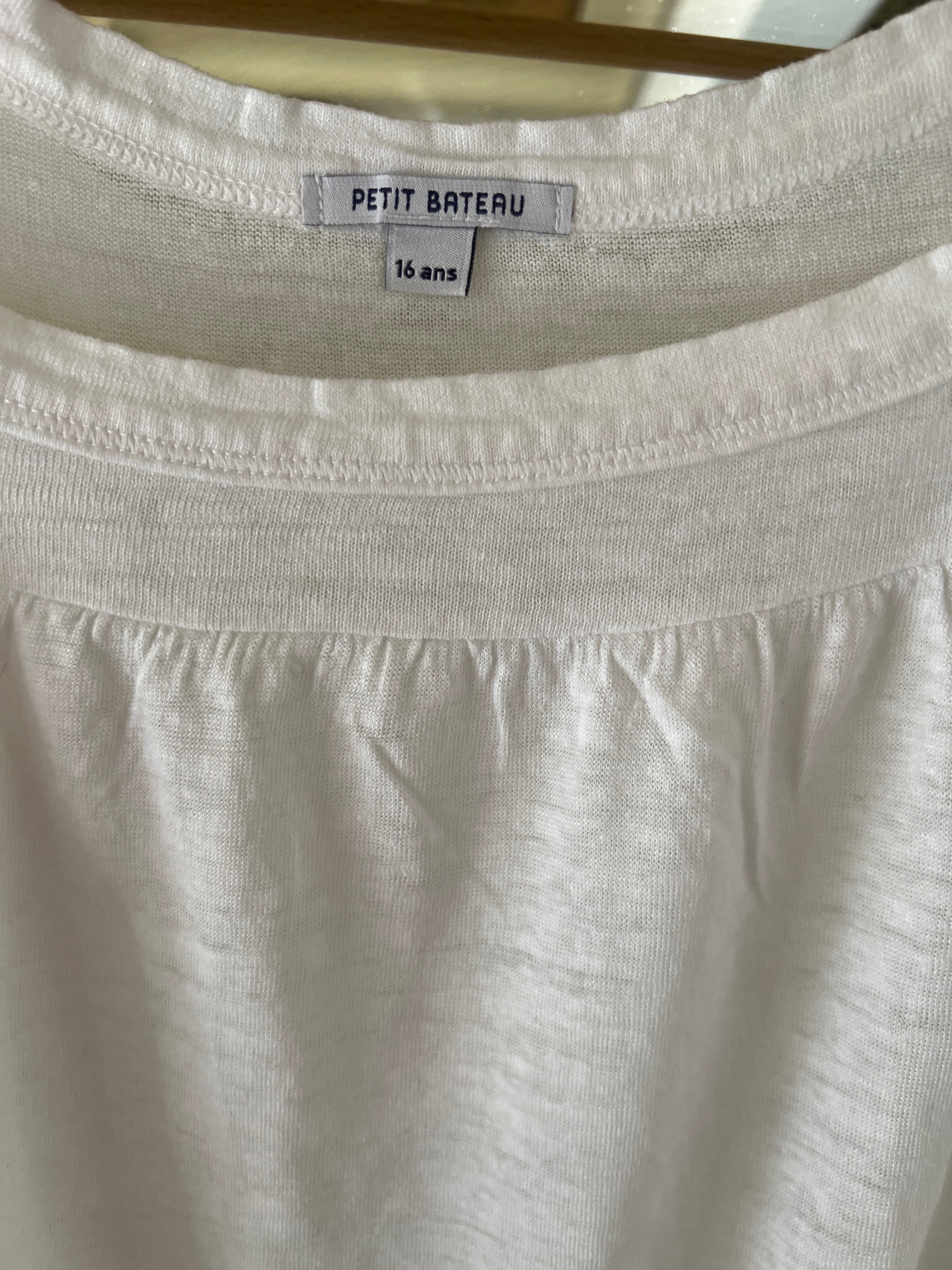 Anne Charlotte Debardeur Petit Bateau en lin blanc