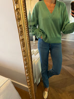Charger l'image dans la galerie, Tara Jarmon - Pull vert col V en cachemire
