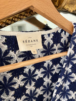 Charger l'image dans la galerie, Sézane - Blouse brodée bleue et blanche
