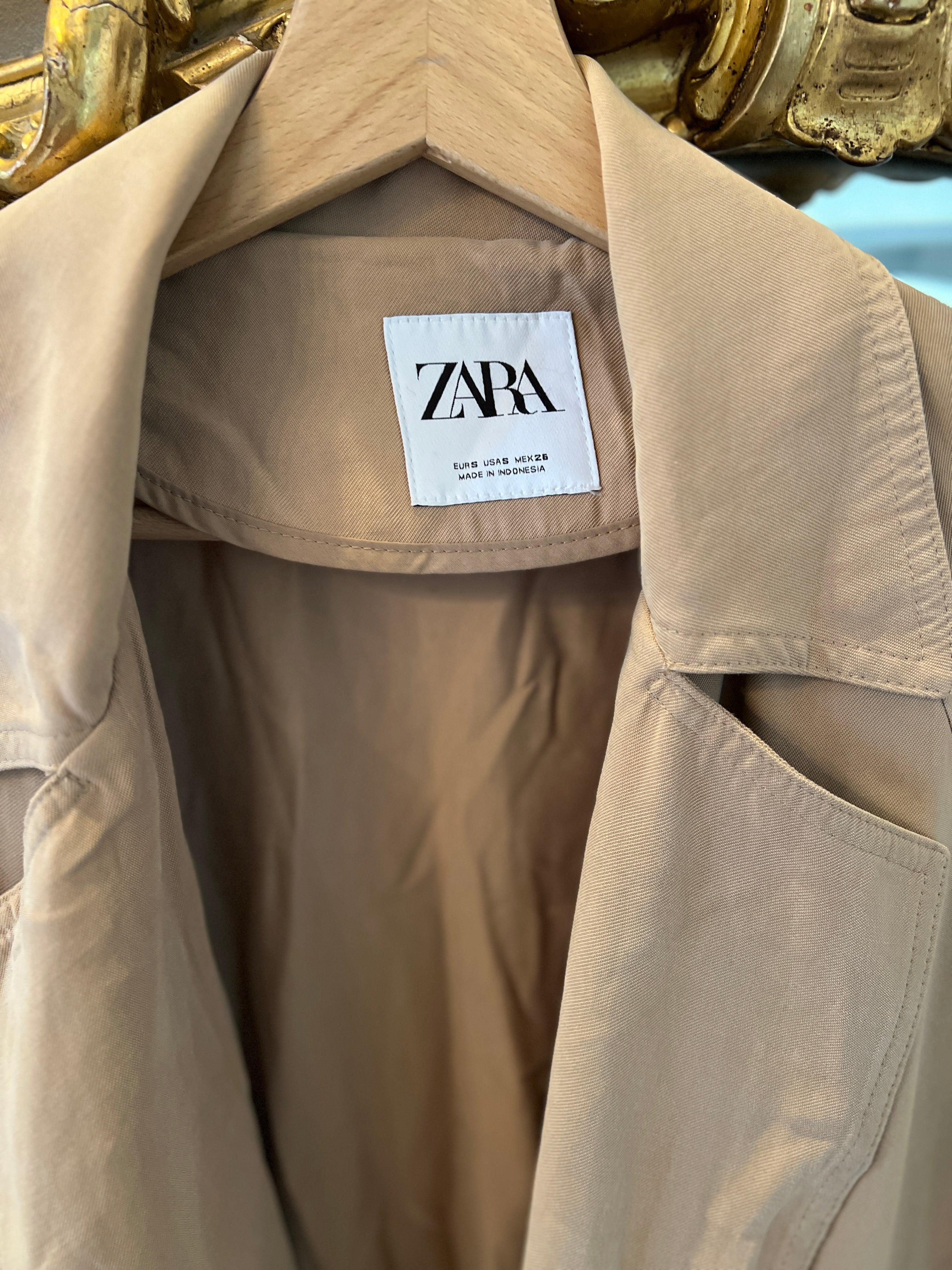 Anne Charlotte Veste fluide longue Zara camel