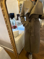 Charger l'image dans la galerie, Harris Wharf London - Manteau maxi en laine

