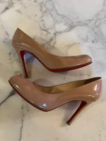 Charger l'image dans la galerie, Christian Louboutin - Escarpins vernis beige
