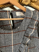 Charger l'image dans la galerie, SAAJ - Robe à carreaux Carrie Chevron
