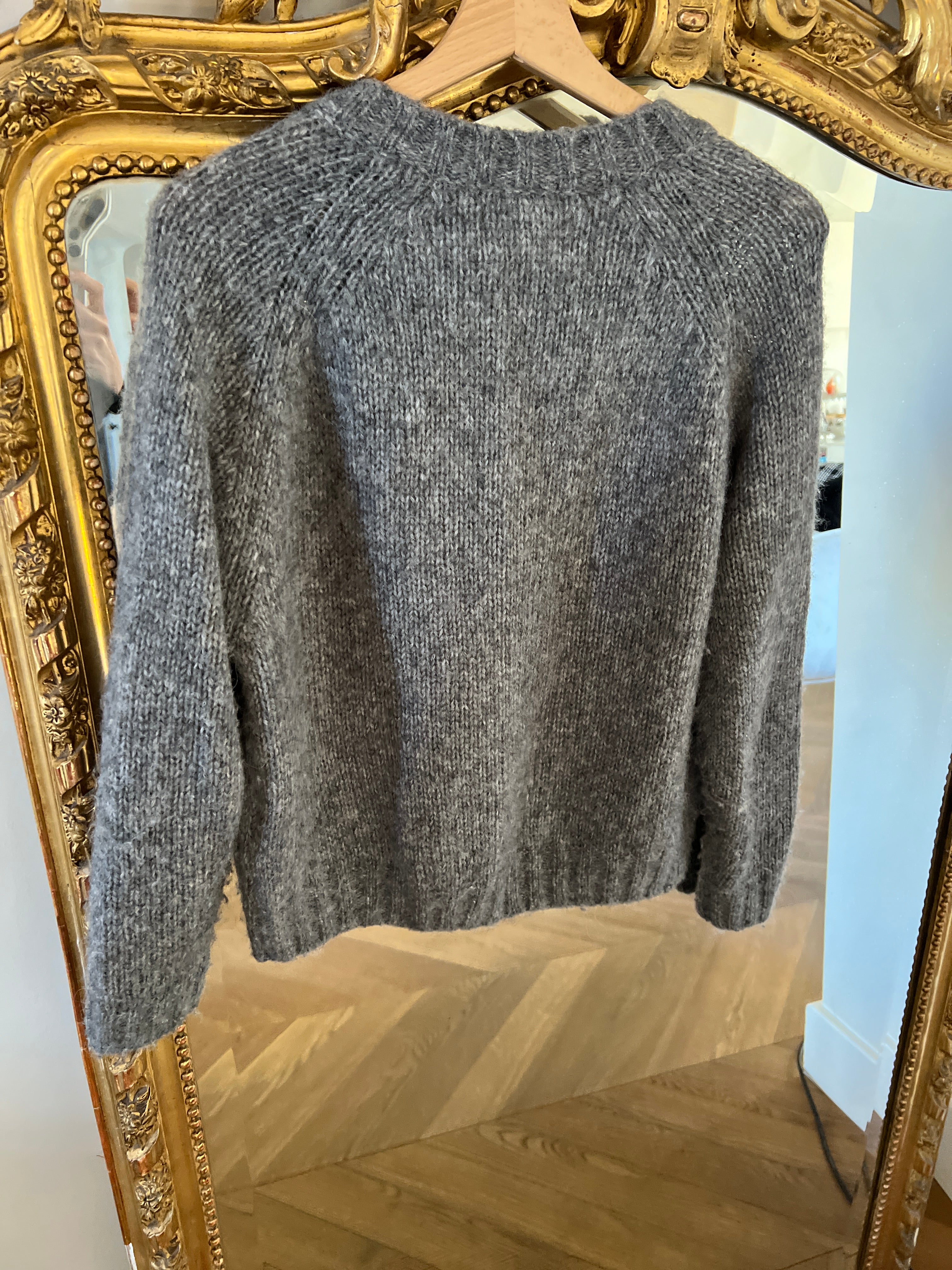 Pull Bash gris avec boutons strass