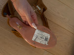 Charger l'image dans la galerie, Lucie Gabossi - Aquazzura Sandales talon daim camel boucles Pointure 39
