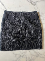 Charger l'image dans la galerie, The Kooples - Jupe noire texturée
