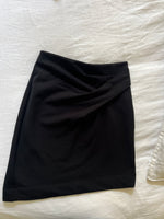 Charger l'image dans la galerie, Lucie Gabossi - Iro Jupe Noire courte moulante
