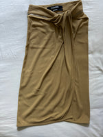 Charger l'image dans la galerie, Lucie Gabossi - Jacquemus Jupe drapée brodi beige
