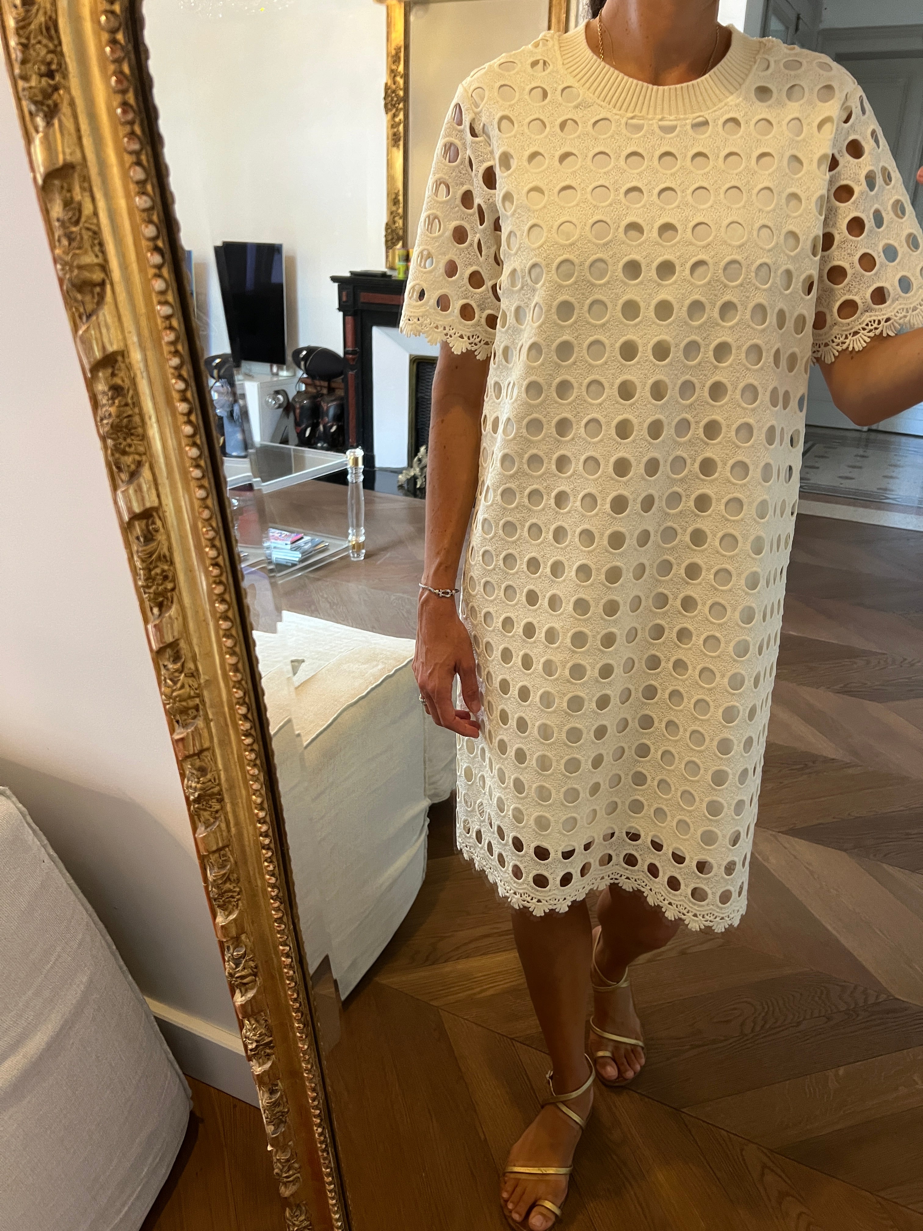 Robe Elli White en dentelle à trous