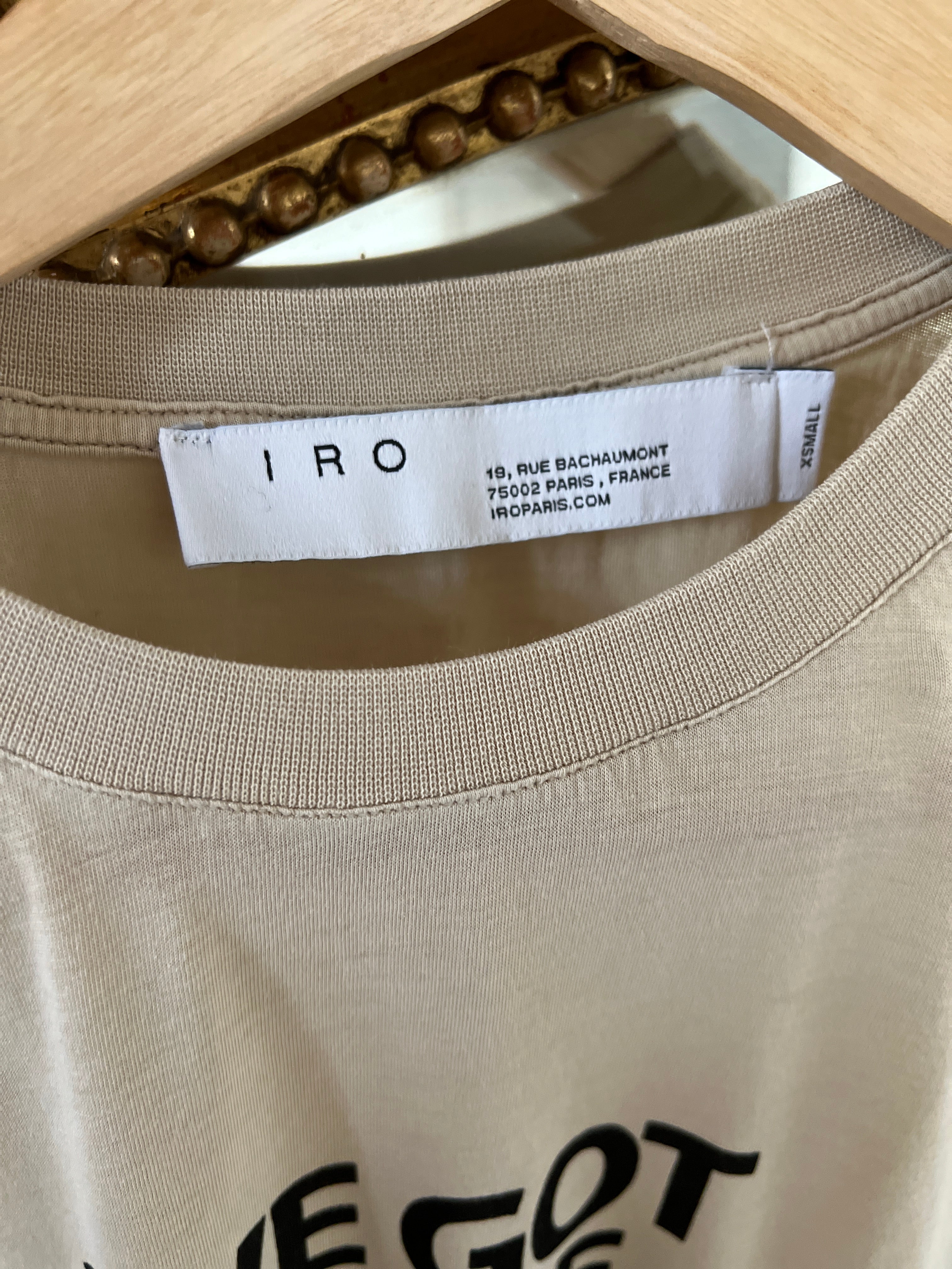 T Shirt Iro beige avec écriture