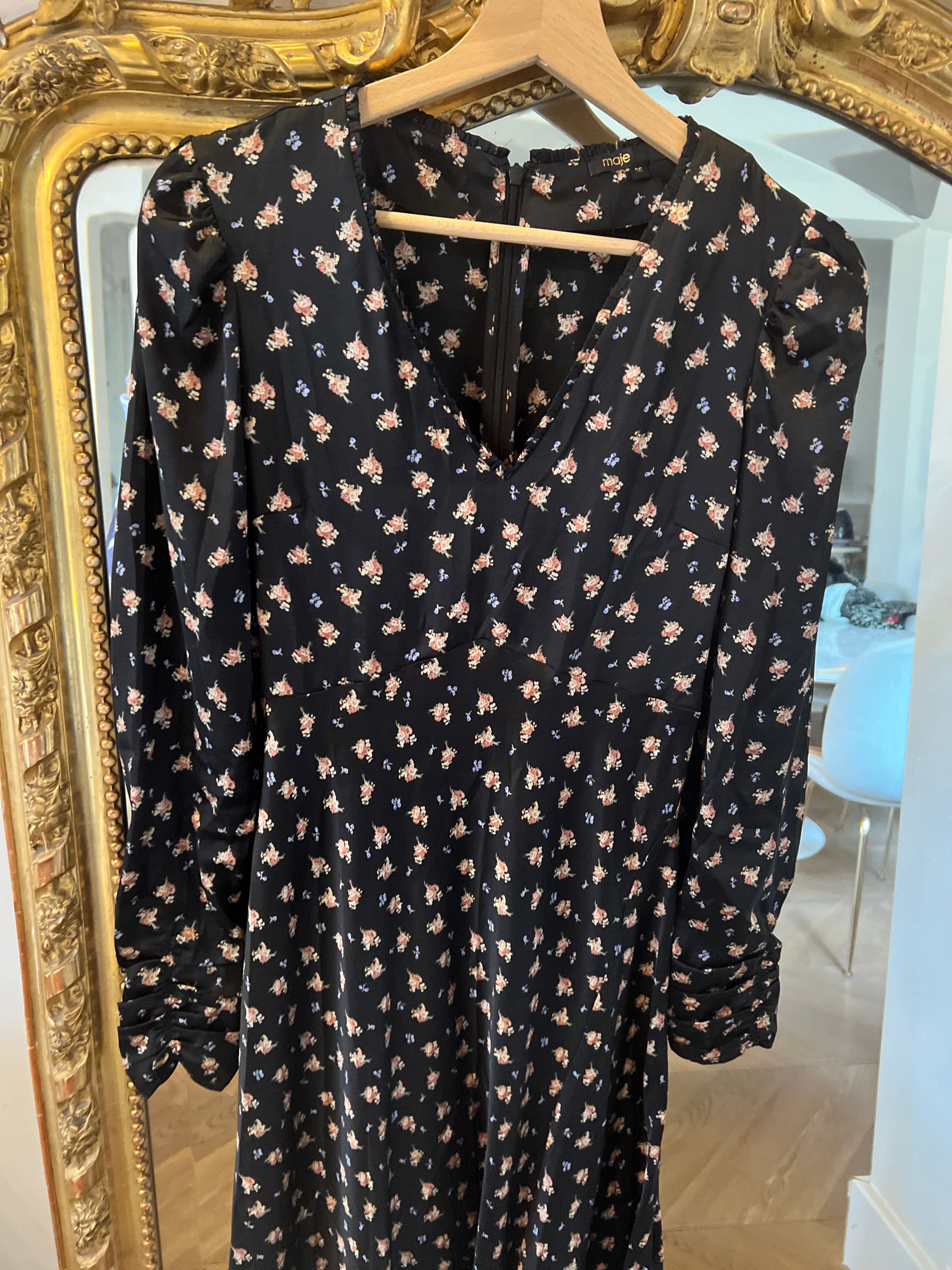 Robe Maje longue noire à fleurs