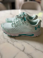 Charger l'image dans la galerie, Malika Menard Baskets Hovr Infinite vert d'eau
