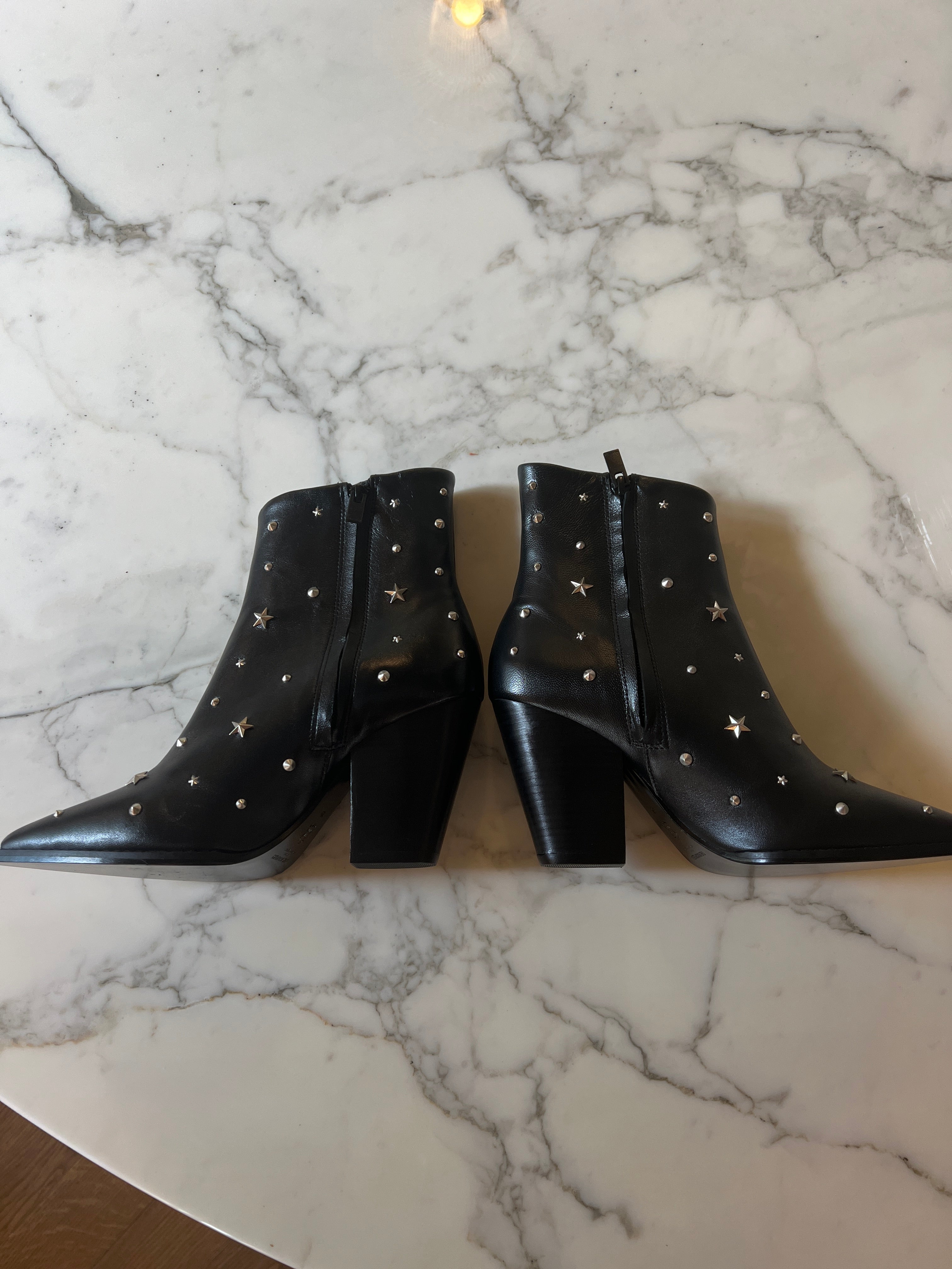 Bottines The Kooples noires à talons cuir à studs